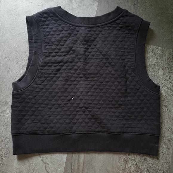 Cropped sweater vest - Picture 2 of 3